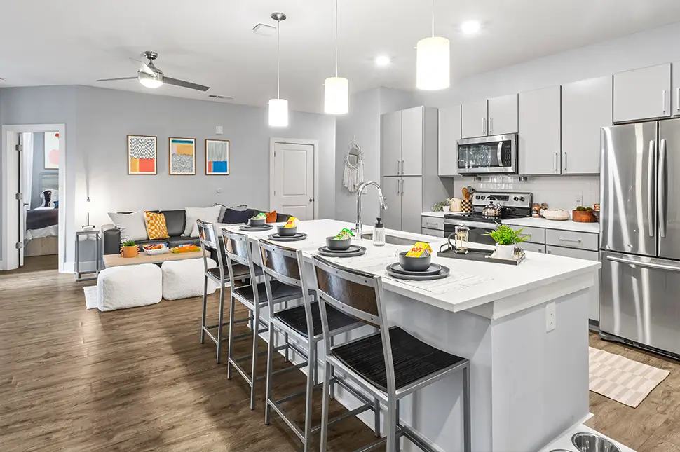 apartment featuring an open floorplan